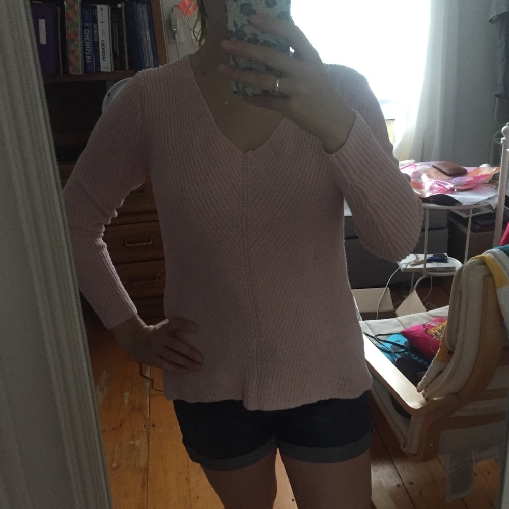 Gap 100% cotton V neck sweater size M